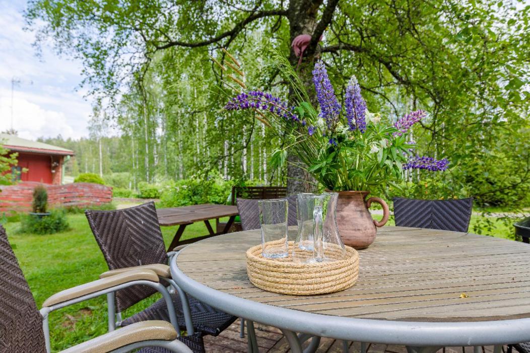 Poppelstrand Nuuksio, Pet Friendly Guest Apartment ภายนอก รูปภาพ