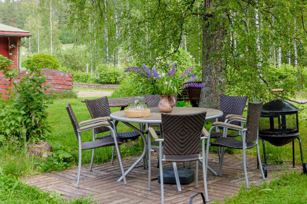 Poppelstrand Nuuksio, Pet Friendly Guest Apartment ภายนอก รูปภาพ